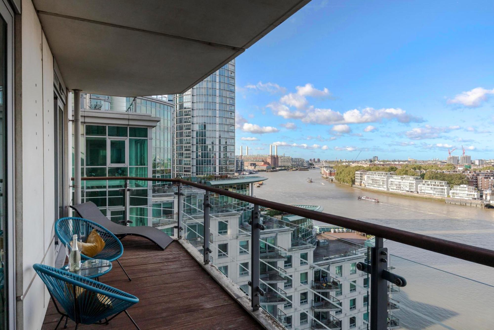 Best Thames View In Town! Large Luxxe Nomad Design Family Home London Room photo